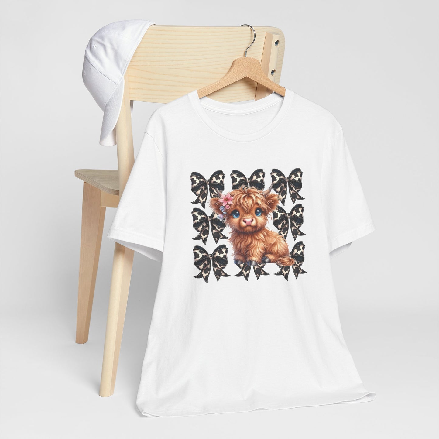 Cute Highland Cow Graphic T-Shirt - Fun & Whimsical Unisex Short Sleeve Shirt